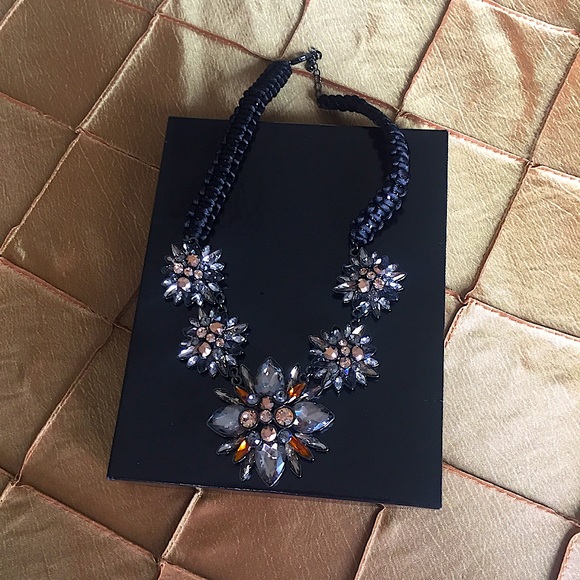 Gothic Starburst Necklace - Picture 1 of 6